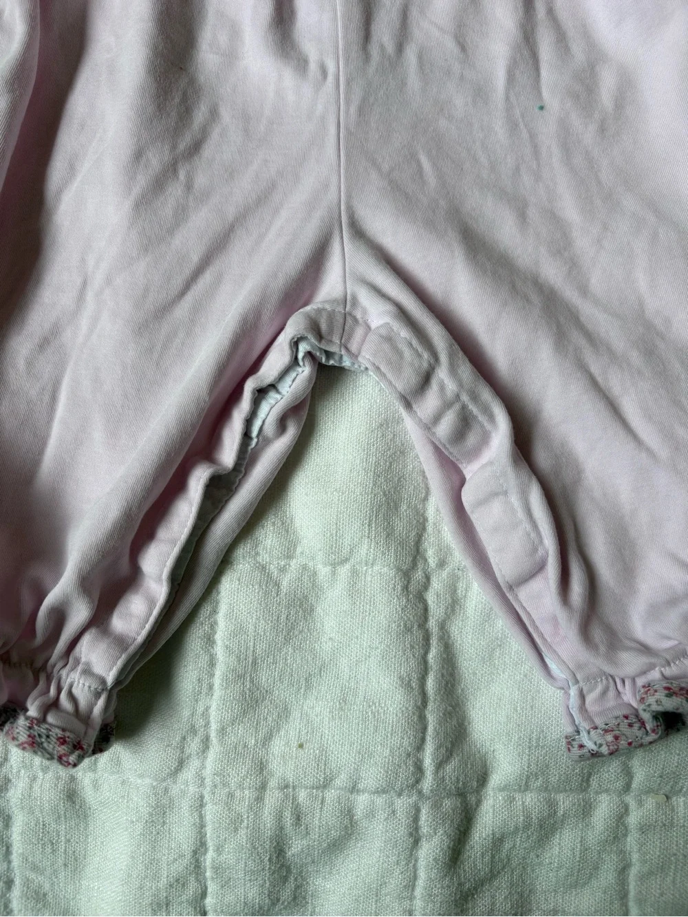 Petit Bebe Baby Girl Pink Floral-Trim One-Piece Romper 6 Months Peter Pan Collar